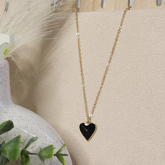 Black heart necklaces