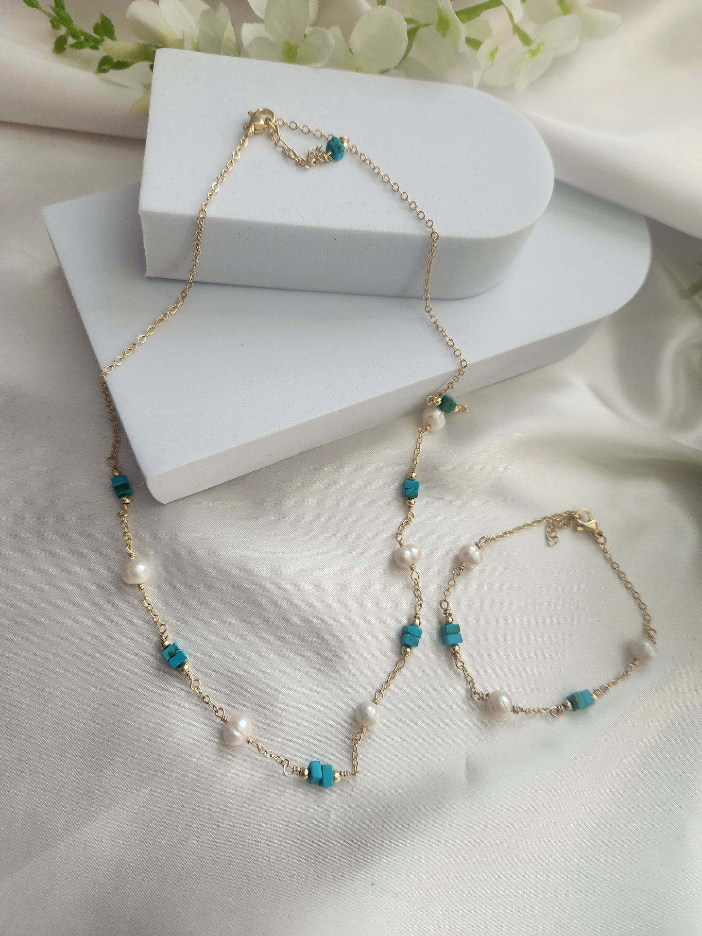 Pearls and turquoise Jewellery set